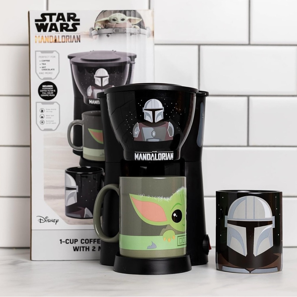 🆕 NWT Star Wars Mandalorian Coffee Maker Set - includes 2 mugs - still in box